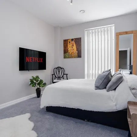 Modern Serviced Apartment: Short Walk To Center Bristol Exterior photo