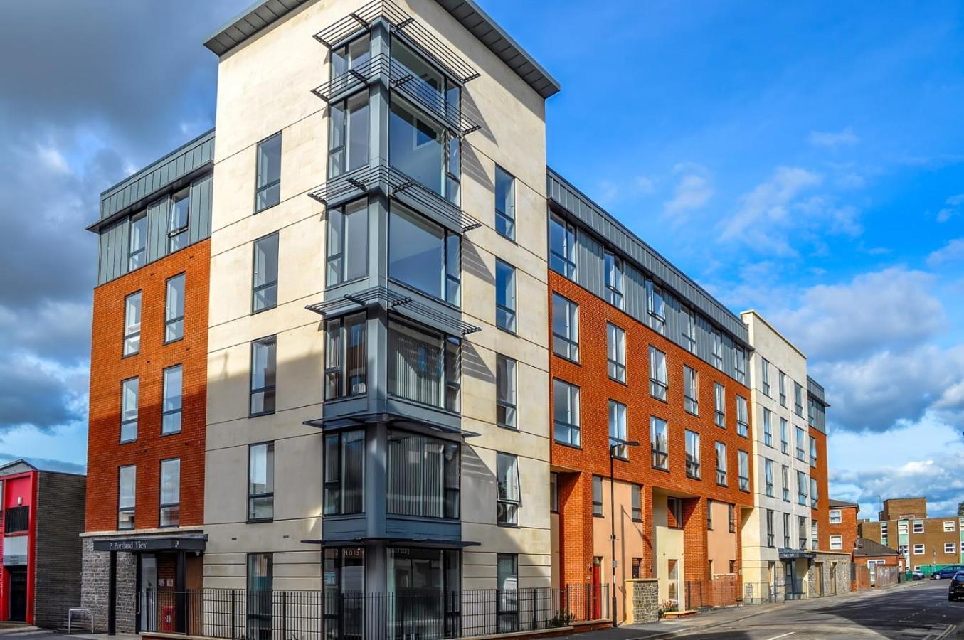 Apartment Modern Serviced Apartment: Short Walk To Center Bristol