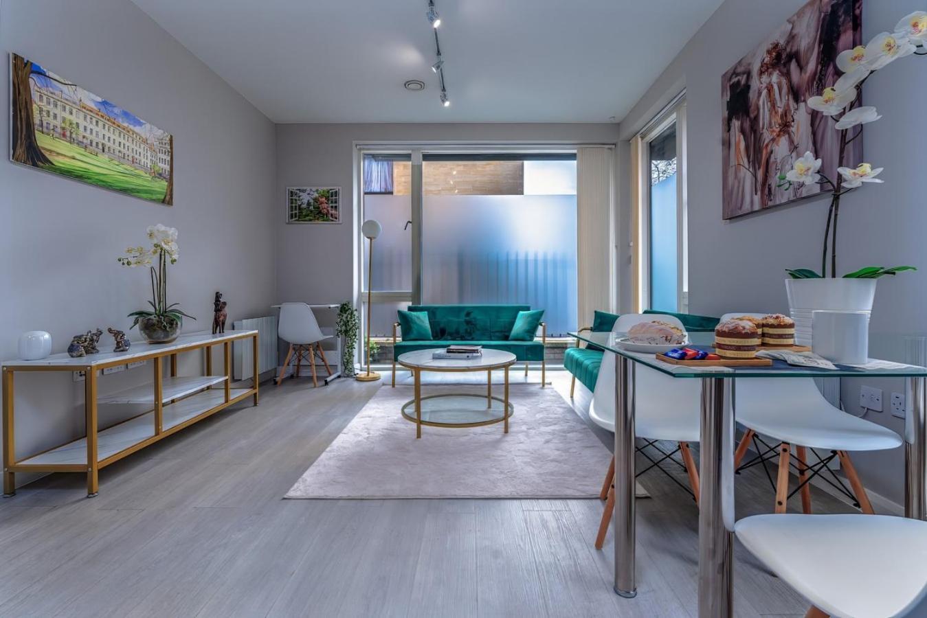 Modern Serviced Apartment: Short Walk To Center Apartment Bristol